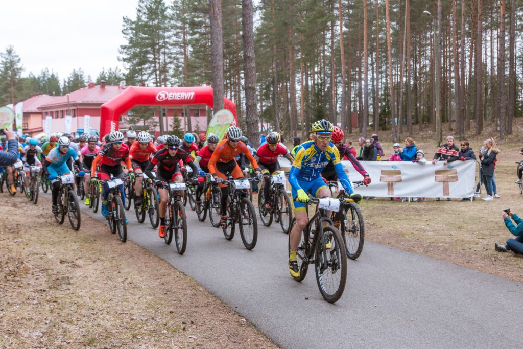 4-Alutaguse-rattamaratoni-start_foto-Viktor-Tund.jpg