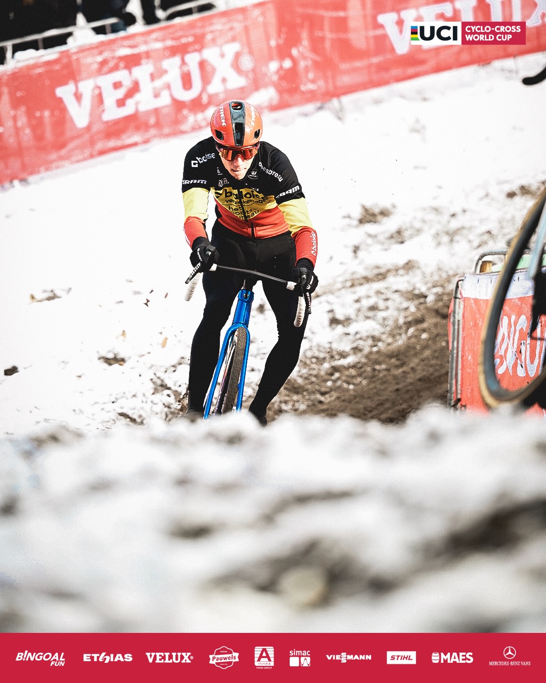 590784256_18080358146234815_4396216461570697596_n